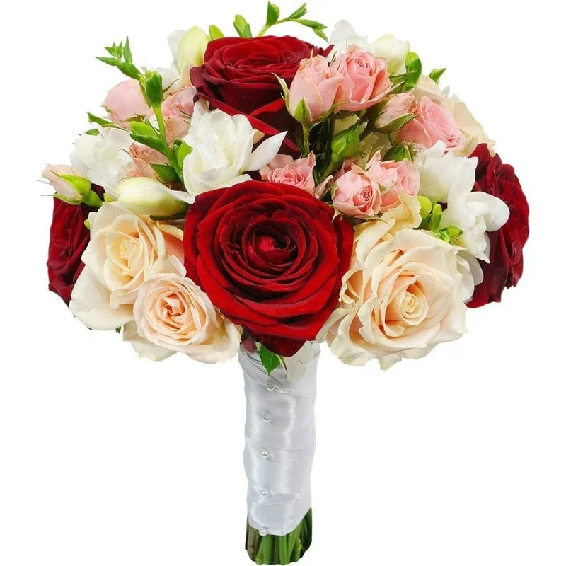 Romantische Rosenmischung mit roten und weißen Rosen
