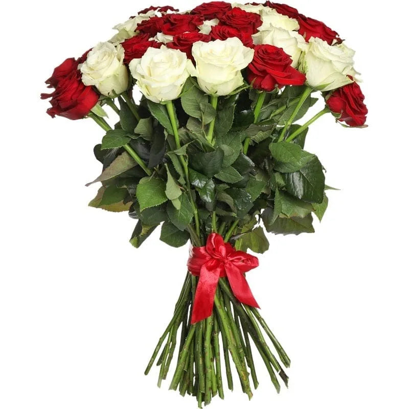 Bouquet aus roten und weißen Rosen mit roter Schleife