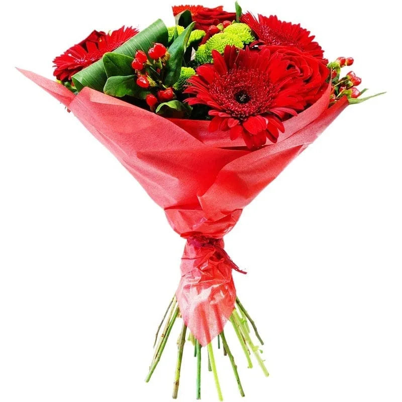 Blumenstrauß mit roten Blumen und grünem Beiwerk in roter Verpackung