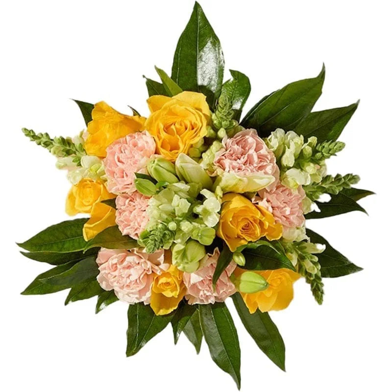 Blumenstrauß mit gelben Rosen und pfirsichfarbenen Blumen