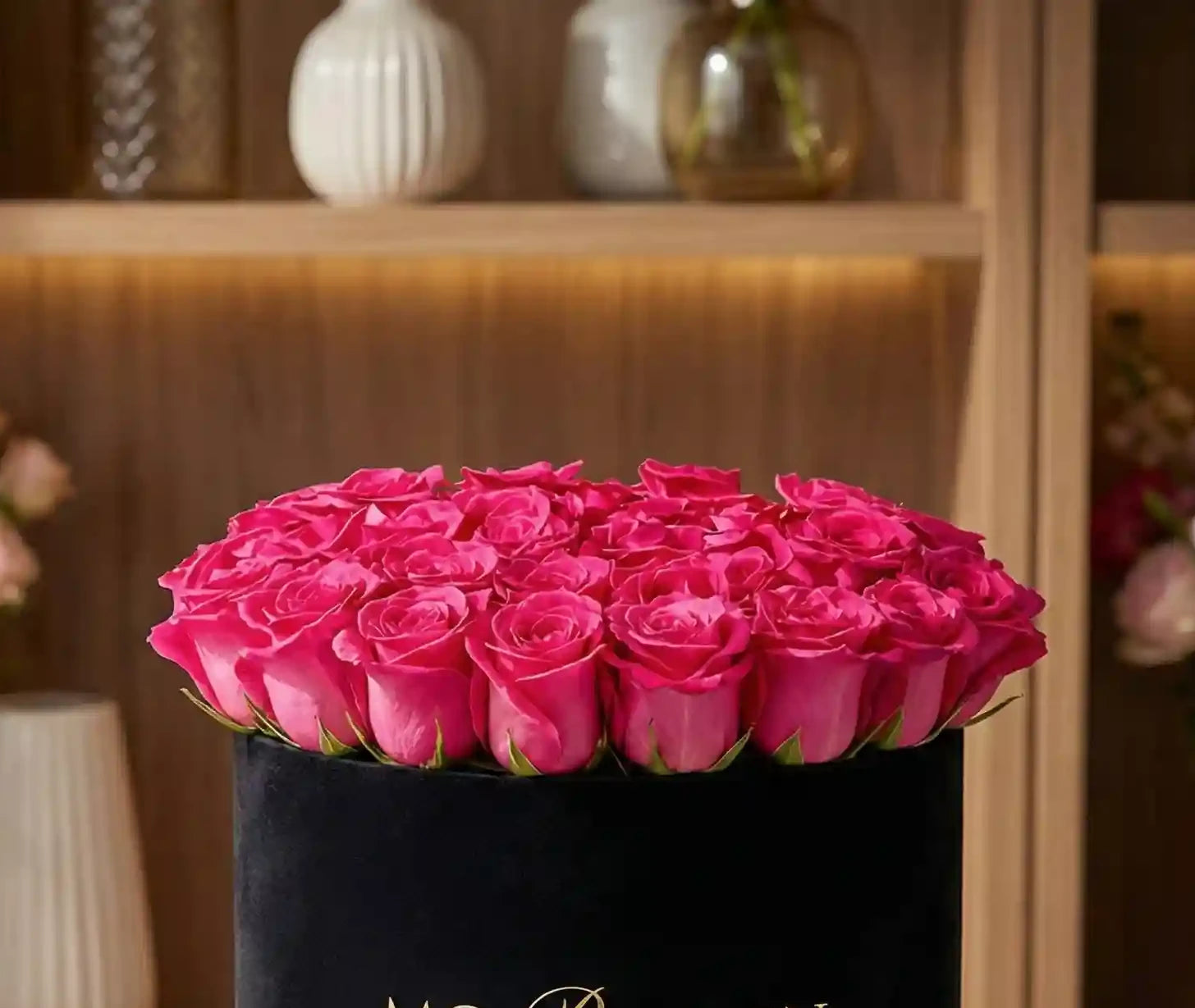 Pinkzauber-Box Nahaufnahme – pinke Rosen MO BLUMEN Wien