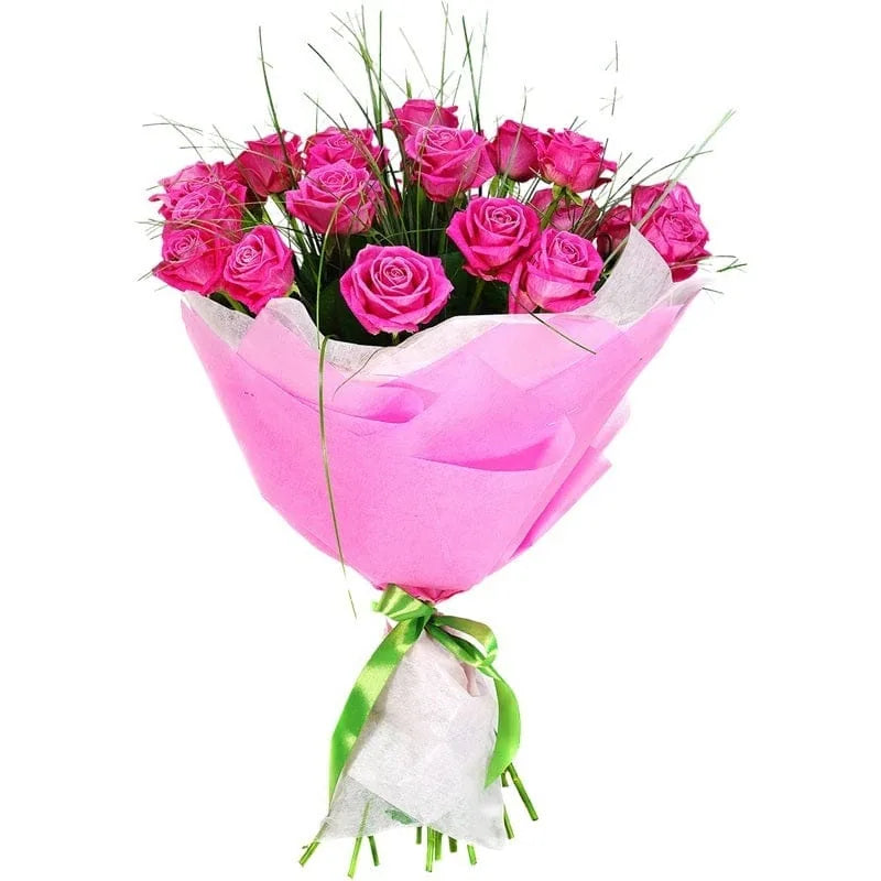 Pinker Blumenstrauß mit Rosen und grünem Band