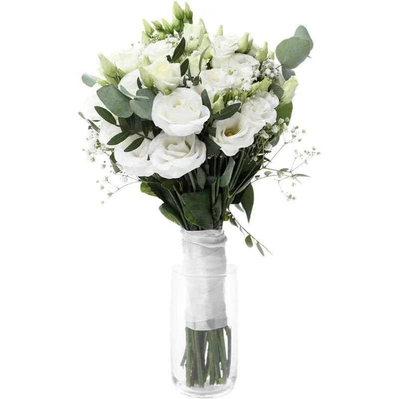 Bouquet aus weißen Blumen mit Eukalyptus