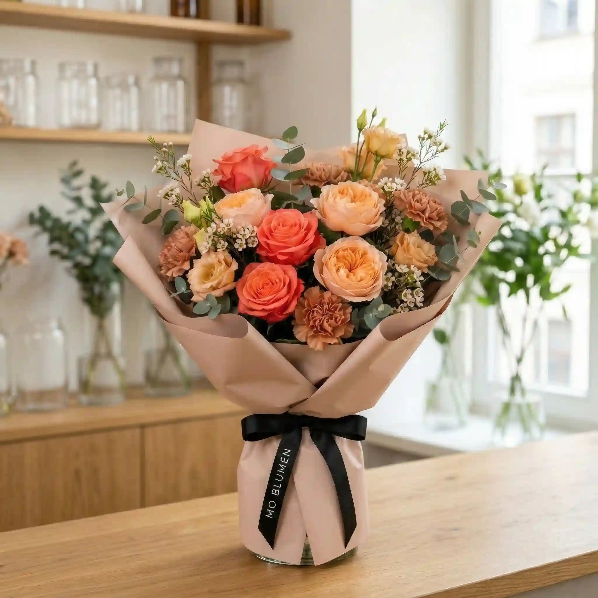 Korallen-Fr��hling Osterstrau�Y mit Korallen-Rosen MO BLUMEN Wien