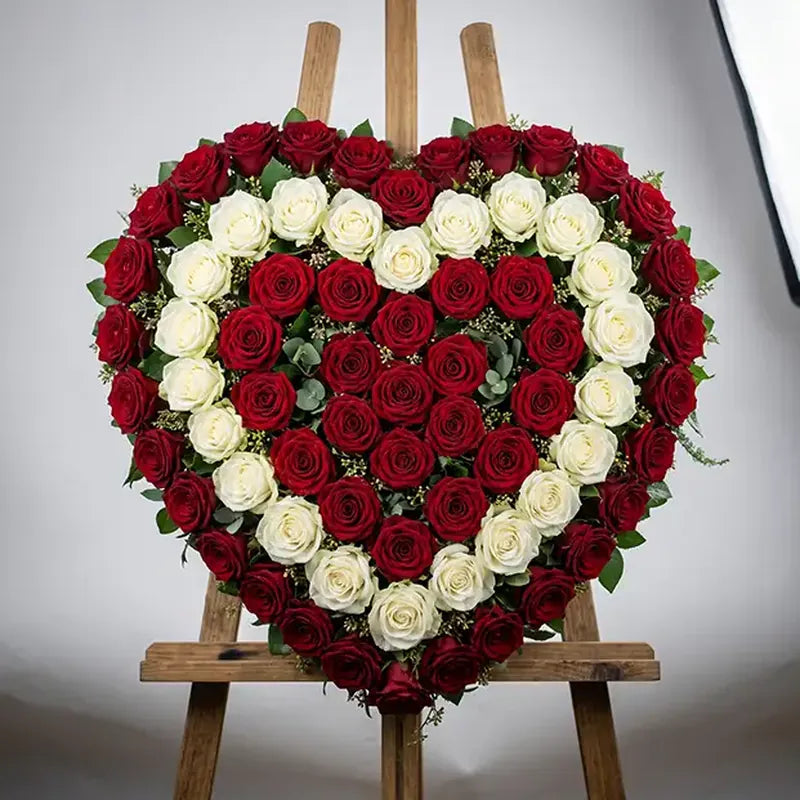 Trauerherz Rot-Weiße Rosen Biedermeier – Trauerfloristik MO BLUMEN Wien
