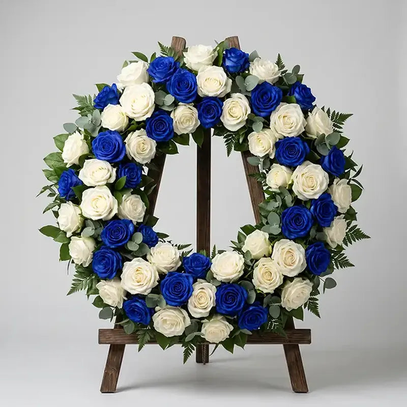 Trauerkranz Weiß-Blau Kontrast – Trauerfloristik MO BLUMEN Wien